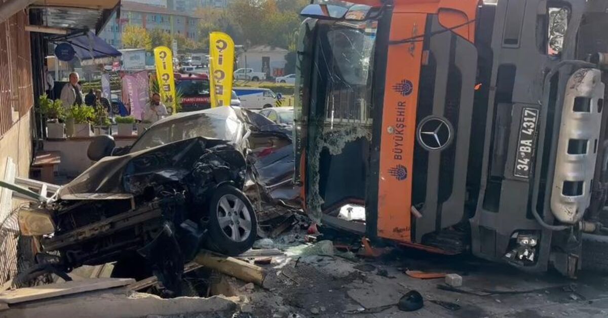 Yol bakım aracı 8 araca çarptı! 3 yaralı