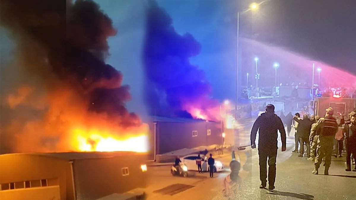 Hatay’da korkutan yangın: Mobilya fabrikası alevlere teslim oldu!