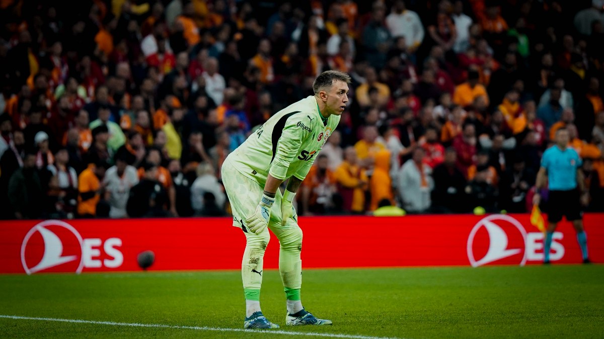 Bülent Korkmaz’ı geride bıraktı! Fernando Muslera, Galatasaray tarihine geçti