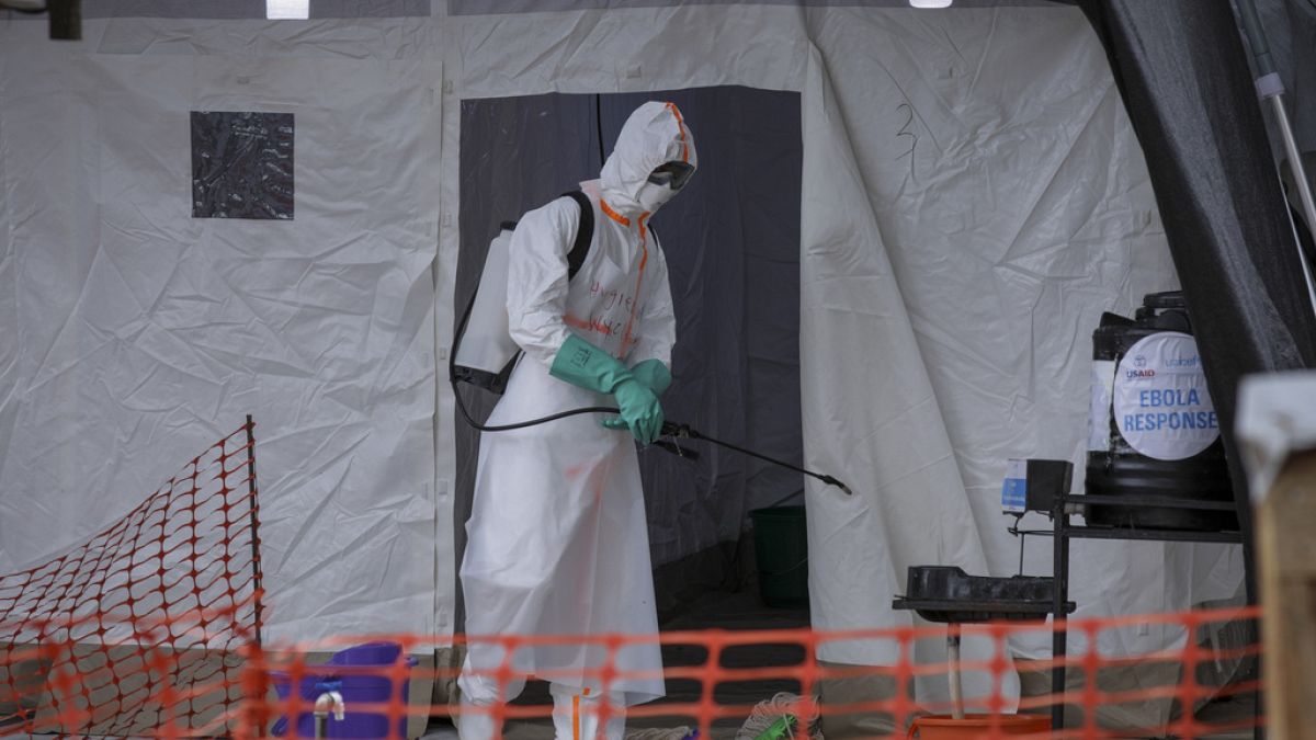 Uganda’da yeni Ebola salgınına karşı aşı denemesi başlatılacak