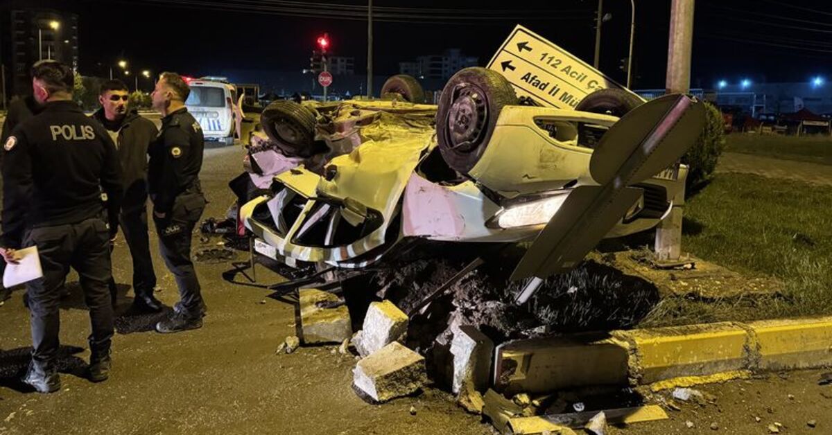 Adıyaman’da iki otomobil çarpıştı: 3 yaralı
